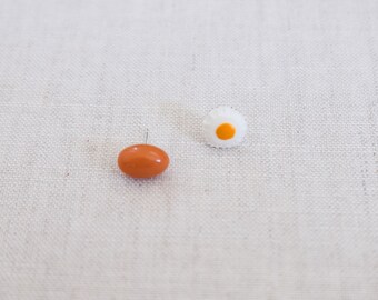 Egg and fried egg earrings, cute earrings, asymmetric earrings, egg and sunny egg earrings