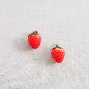 Erdbeerohrringe, dreidimensionale Erdbeerohrringe, Obstohrringe, rote Ohrringe