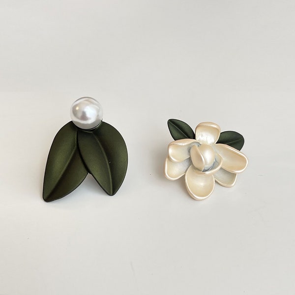 Super fairy french retro gardenia pearl earrings, flower pearl earrings, asymmetrical flower earrings