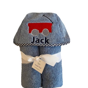 Hooded towel blue with red wagon