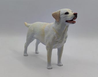 Custom Labrador Retriever: Realistic Cream Labrador - Personalized design and painting