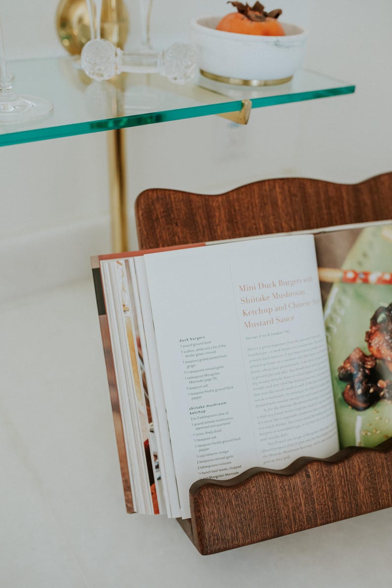 Scalloped Wood Cookbook Stand - Thumbnail 3