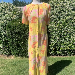 Vintage Circa 1950s-1960s Yellow Floral Robe, I.Appel Robe, Groovy Night Coat, Pyschdelic Housecoat