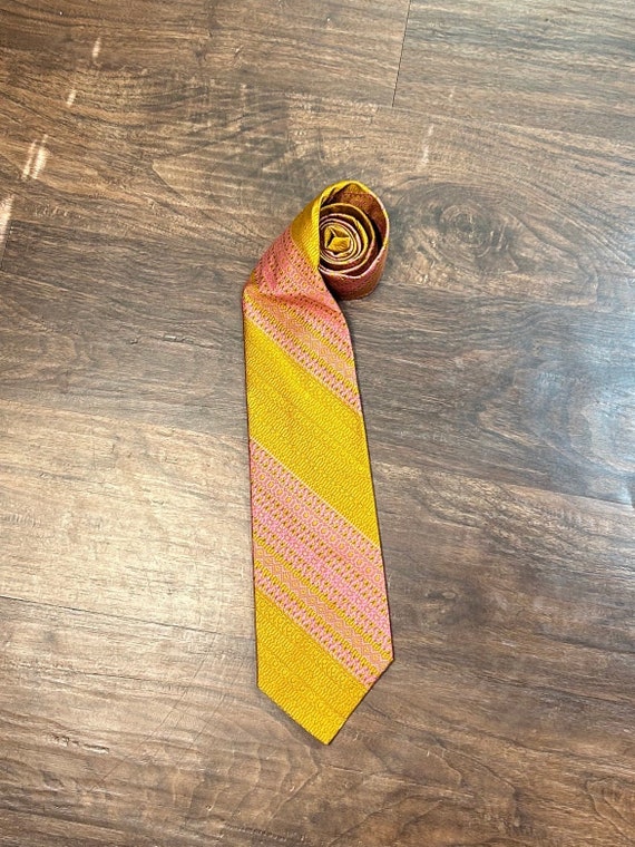 Vintage 1970s Necktie