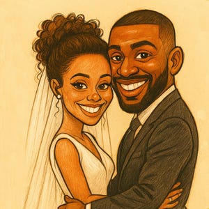 Pu&ograve; includere: Un bozzetto a matita di una coppia sorridente il giorno del loro matrimonio. La donna indossa un abito bianco e un velo, mentre l'uomo &egrave; in abito scuro e cravatta. L'opera d'arte ha una calda tavolozza di colori seppia.