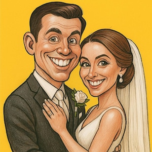 Pu&ograve; includere: Illustrazione a cartoni animati di una coppia sorridente su sfondo giallo. L'uomo indossa un abito nero, camicia bianca, cravatta e un fiore all'occhiello a forma di rosa. La donna indossa un abito da sposa bianco, velo e orecchino di perla. Un anello &egrave; visibile.