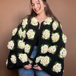 Crochet Jumbo Rose Cardigan, Black and Cream Rose Cardigan, Crochet Rose Chunky Cardigan, Rose Cardigan, Winter Cardigan, Floral Cardigan image 7