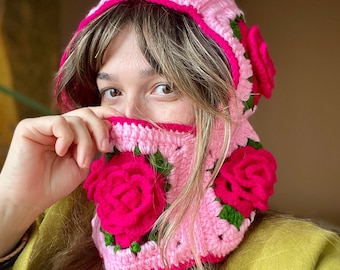 Cagoule de roses roses au crochet, cagoule de roses faites à la main, cagoule florale de style Bhava, masque de neige de roses roses, chapeau chaud d’hiver