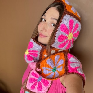 Pasamontañas de ganchillo, Pasamontañas colorido con margaritas marrones, Pasamontañas unisex, Pasamontañas estilo Bhava, Calentador de cuello de ganchillo, Bufandas para mujer