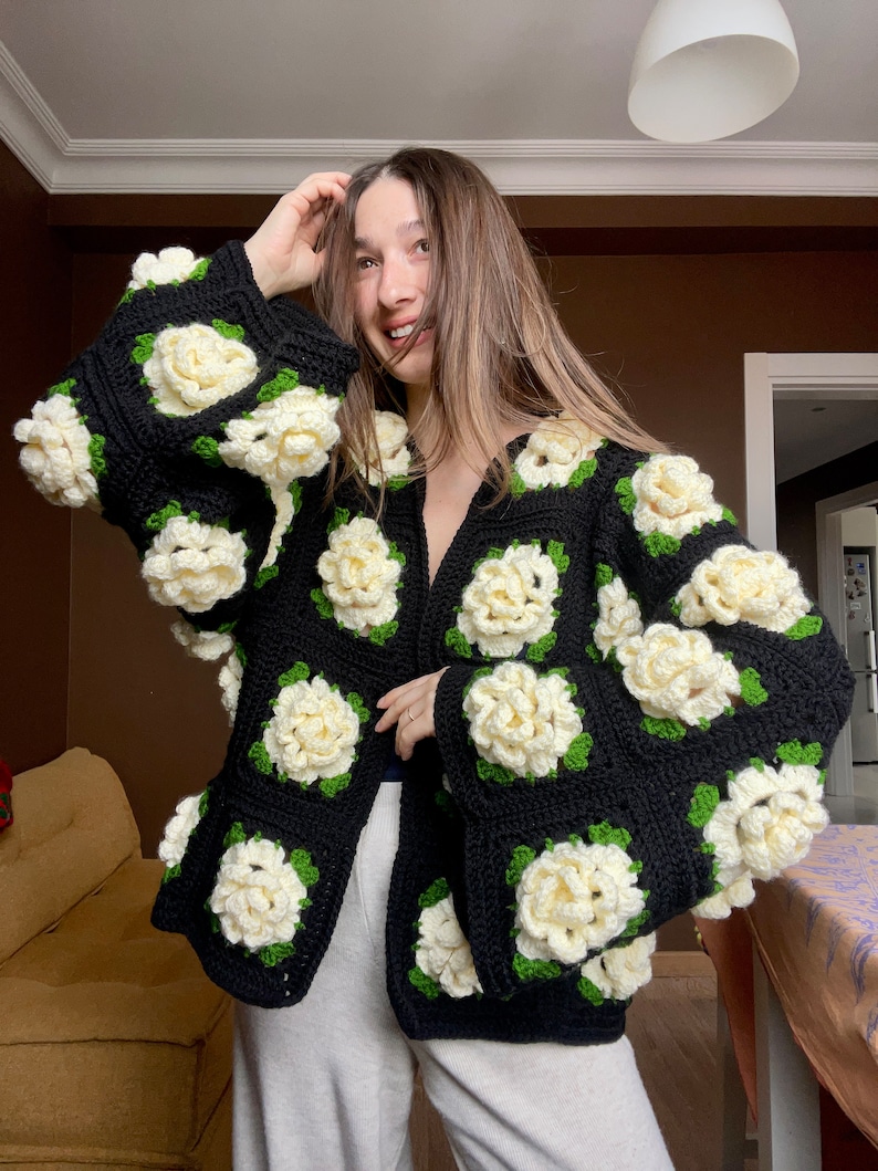 Crochet Jumbo Rose Cardigan, Black and Cream Rose Cardigan, Crochet Rose Chunky Cardigan, Rose Cardigan, Winter Cardigan, Floral Cardigan image 4