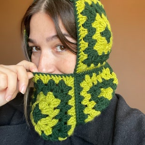 Handgemachte gehäkelte Oma Quadrat Balaclava: Bunte Winter Ski Maske