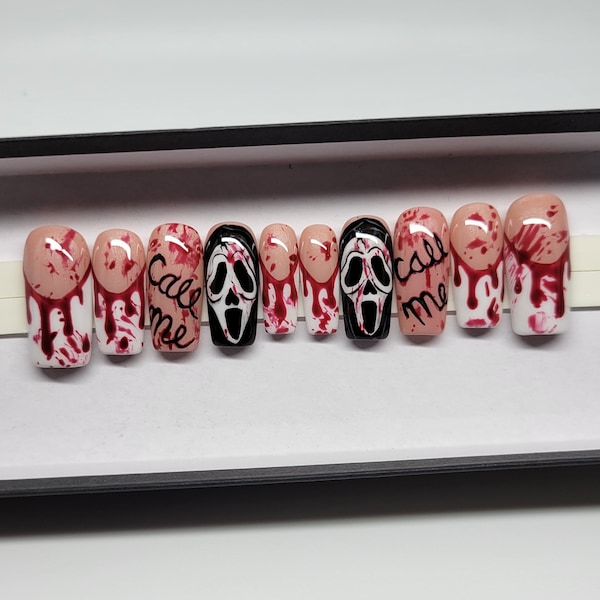 Llámame/grita Press Ons