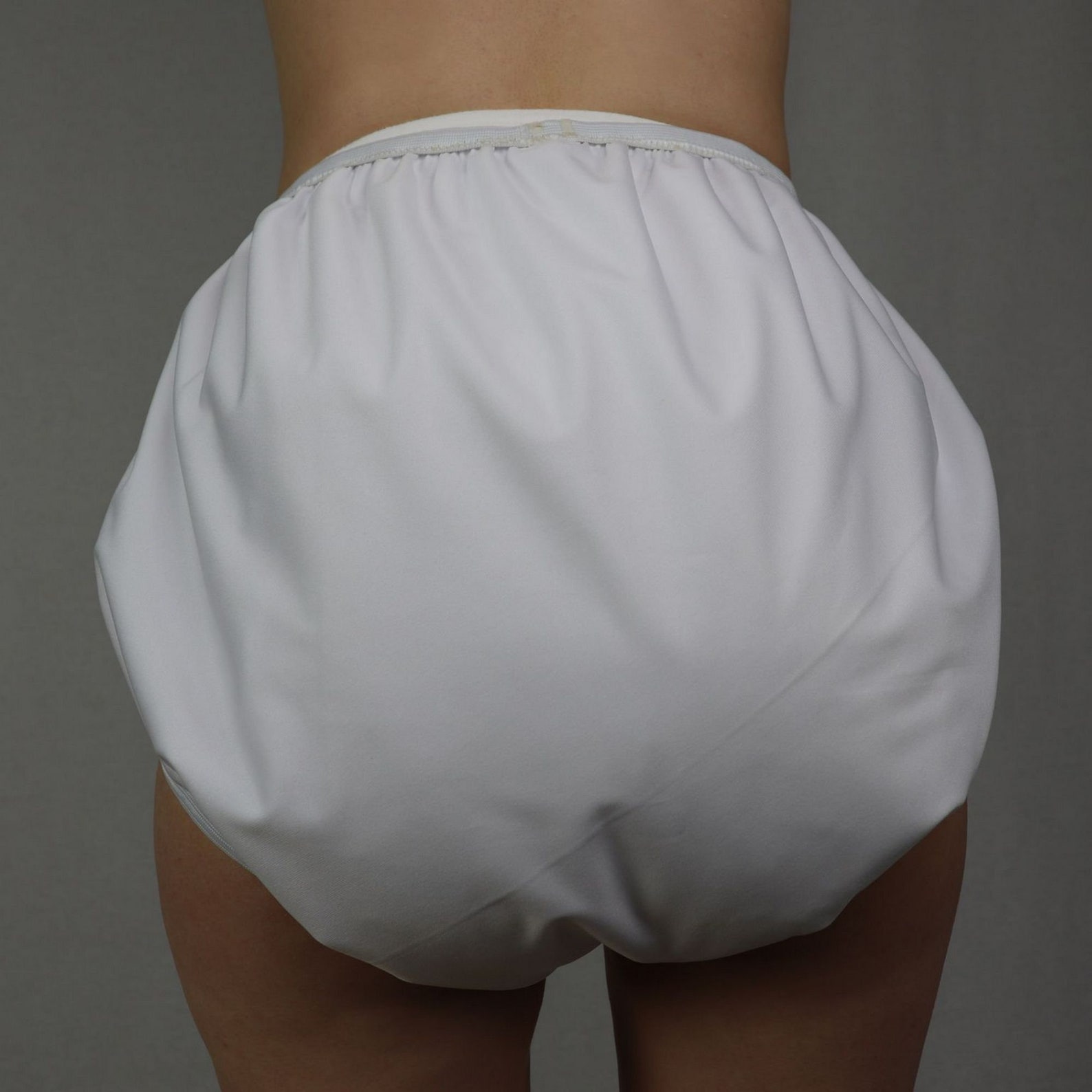 Medium size contoured pul pull'up pant. Etsy