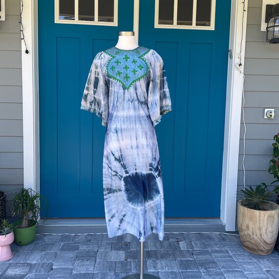 Embroidered Tie-Dye Bell Sleeve Maxi Dress - Authe