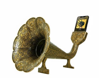 Gramophone iPhone Passive Speaker, Gift for Home, Handmade Housewarming Gift, Acoustic Iphone Amplifier, Home Decor