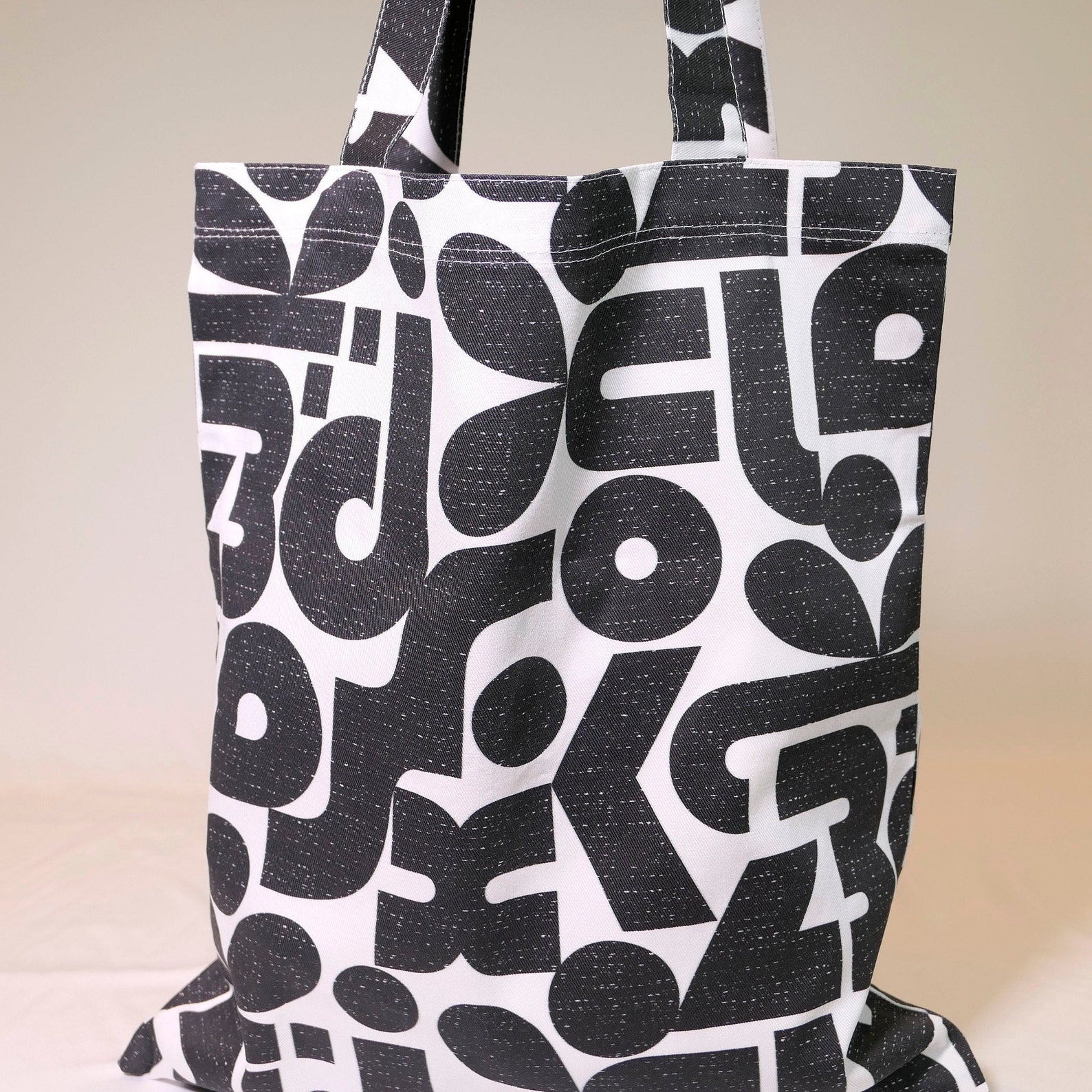 Typo Tote Bag Diseño inspirado en Bauhaus Gift Idea Etsy