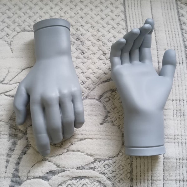 HANDS FOR VENTRILOQUIST