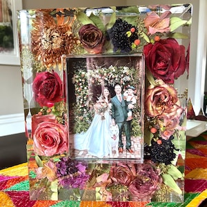 Resin Flower Preservation Picture Frame: Wedding & Memorial Bouquet
