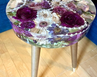 Wedding Bouquet Resin Side Table: Custom Flower Preservation in coffee table