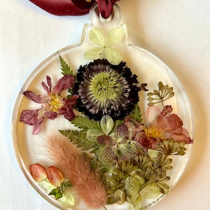 Wedding Flower Preservation Ornament: Keepsake with Pressed Flowers