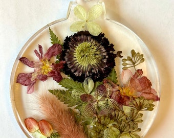 Custom Wedding Flower Preservation Ornament: Keepsake with Pressed Flowers