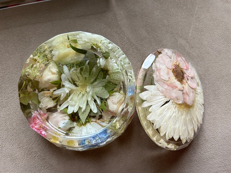 Flower preservation,Jewelry dish,Trinket dish,Wedding bouquet preservation,Resin trinket dish,Bride maid gifts,wedding gifts,Jewelry holder