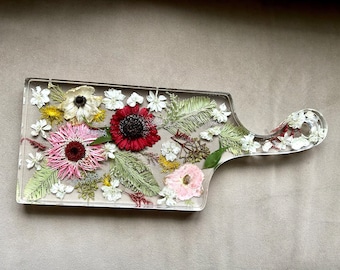 Resin Charcuterie Board with Pressed Wedding Flowers, Custom wedding flowers keepsake