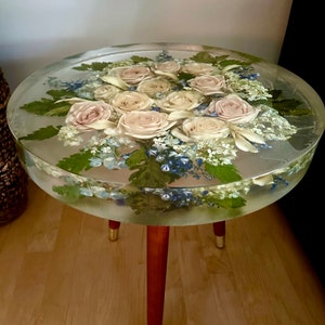 Bouquet preservation,Wedding flower resin side table,,Custom resin side table with dry flowers,Resin side table with wedding flowers