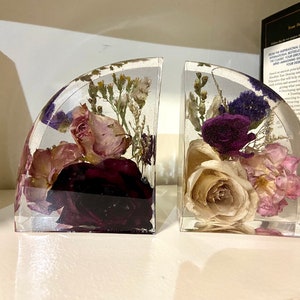 Bouquet preservation,Wedding flower preservation,Book ends,Resin book ends with dry flowers,Resin book ends with wedding/ memorial flowers