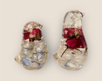 Resin Penguin Pair with Dried Flowers, Home Decor