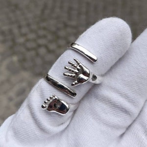 New Born Silver Baby shower ring gift, Baby Feet Ring, Baby hand ring, Couple Baby ring, Gift for mom, expectant mother gift, hand ring