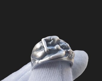 Sterling Silver Lovers Embrace Ring – Romantic Couple Jewelry