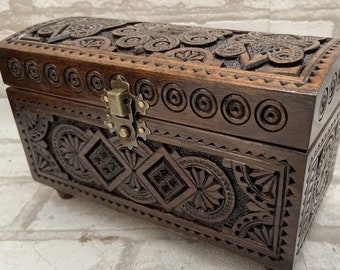 Wooden carved jewelry box handmade. Wooden box. Wood box. Casket. Box. Jewelry box. Present. Wooden jewelry box. Gift. Birthday gift.