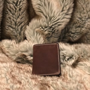 Porte-cartes en cuir brun foncé/Dark Brown Leather Card Holder (DIY Tutorial)