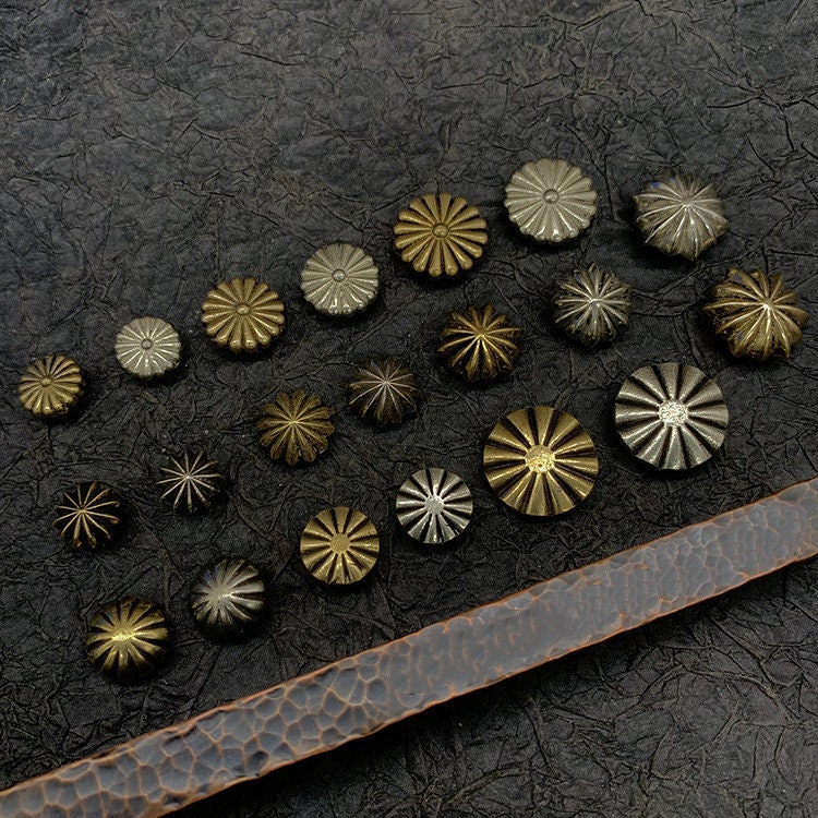2pcs Saddle Conchos Western Brass Rivets Leather Accessories Dragon Stud  Concho Leatherwork With Screw 