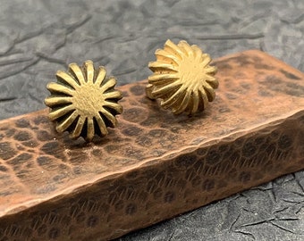 Brass Rivets Vintage Flower Shape Stud For Leather Craft Decorations