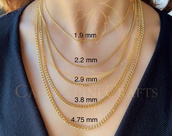 May include: Five gold chains of different thicknesses, layered on a person's neck. The chains are labeled with their thickness in millimeters: 1.9 mm, 2.2 mm, 2.9 mm, 3.8 mm, and 4.75 mm.