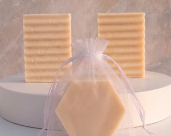 Saponetta artigianale – Lavanda lenitiva, olio di mandorle dolci, cura per pelli sensibili