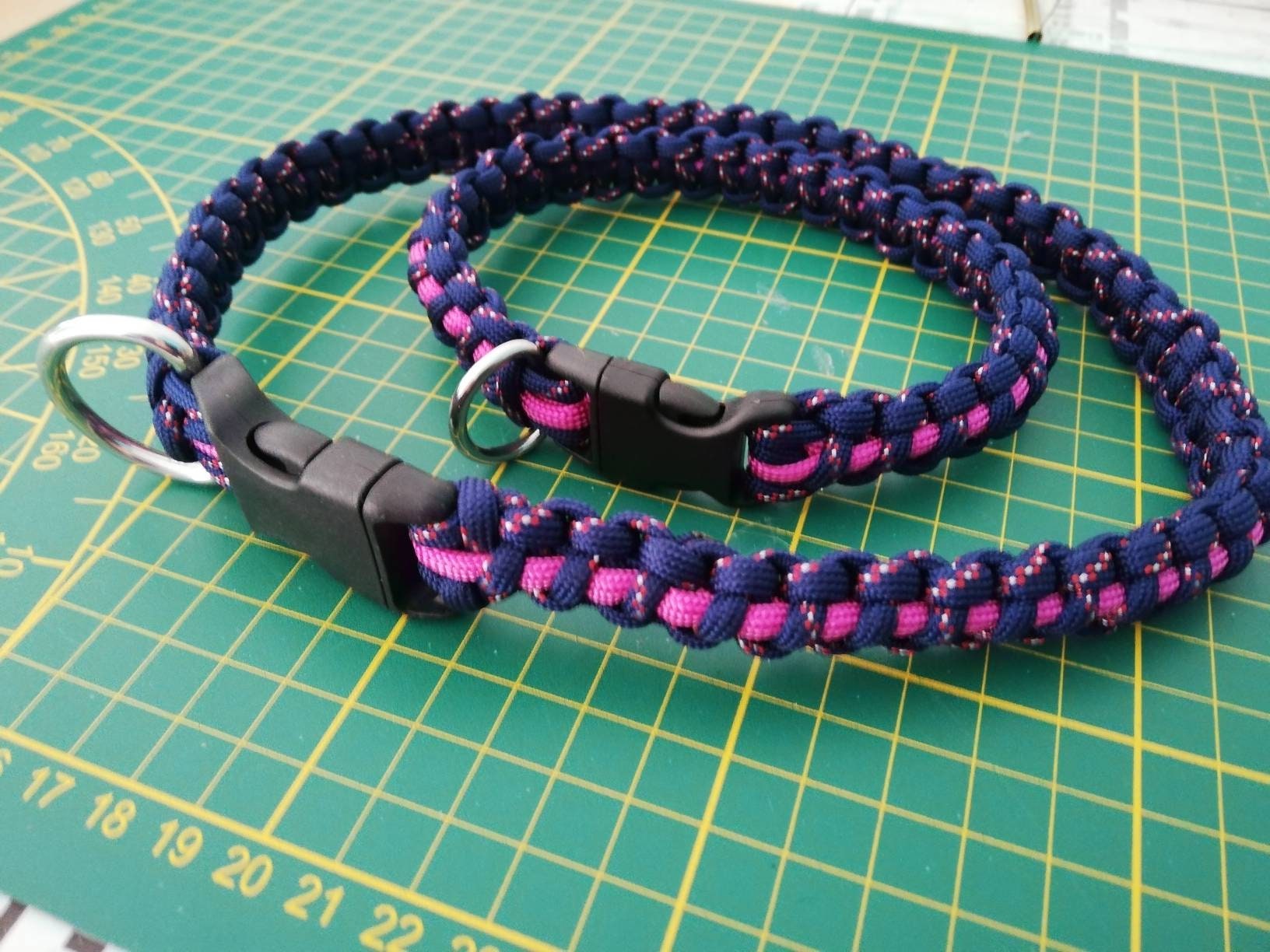 Collier Chien en Paracorde Modèle Solomon Fait Main