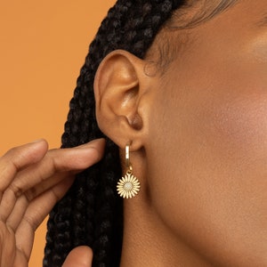 Sunflower Earrings Dangle, Dainty Floral Gold Earrings, Cute Flower Earrings for Woman image 4
