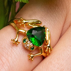 Emerald Ring, Silver Plated Frog Ring, Cute Toad Animal Jewelry, Triangle Cut Green CZ Ring, Sparkly and Adjustable, Unique, and Fun Jewelry image 6