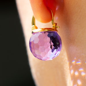 Pendientes de lavanda, pendientes colgantes con bola de cristal lila, regalo de joyería nupcial para mujer con opciones de oro y plata.