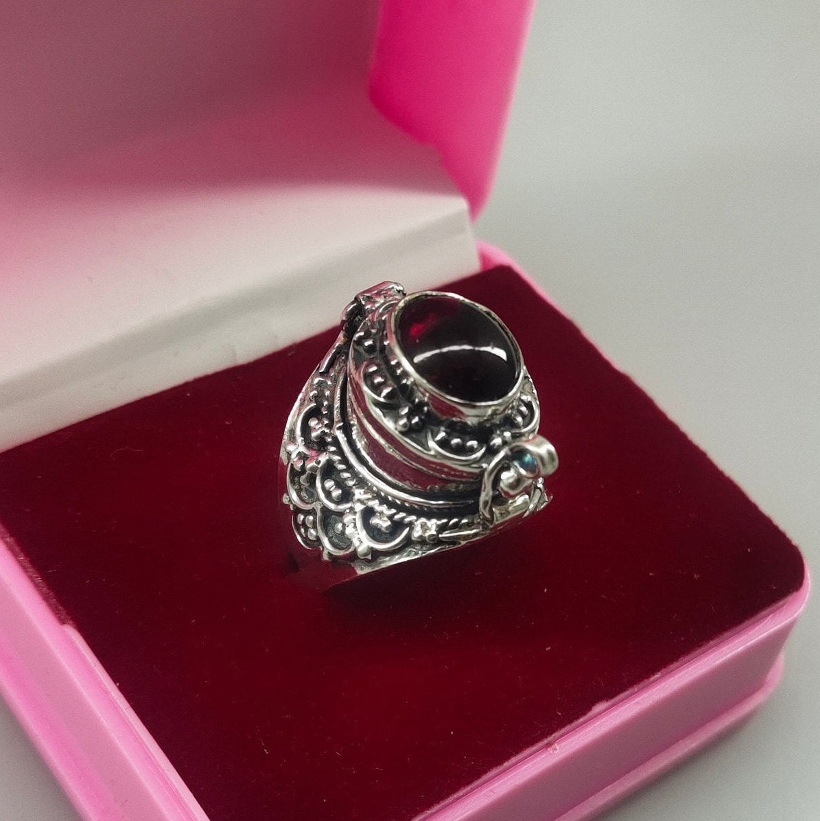 Mothers Day Ring, Natural Garnet poison ring . sterling silver plated…