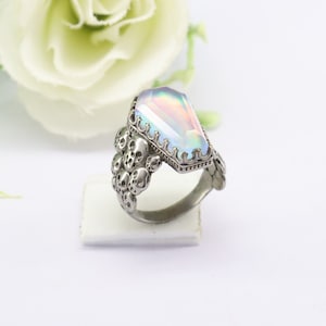Anello a forma di bara con opale Aurora: gioiello a forma di teschio in argento sterling 925 rodiato nero