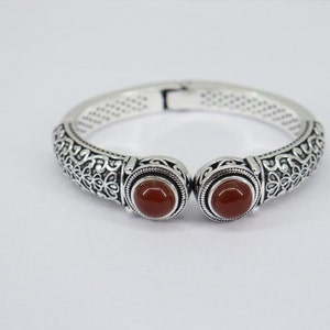 WeihnachtsgeschenkHandmade Carving Bangle, Armreif aus rotem Onyxstein, 925er Silberarmband, einzigartig und sehr solide.