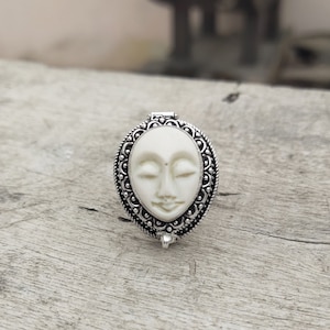Nature inspired Ring, Moon Face Beautiful stone, Handmade ring,925 silver ring, love ring,small box ring ,Gift For Her,