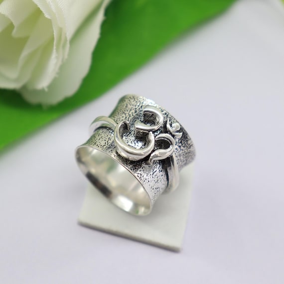 Sterling Silver Spinner Ring: Hammered Anxiety Ring with Garnet