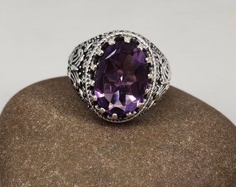 Natural Amethyst Cushion Ring . 10 x 14 mm Purple Amethyst Gemstone . 925 Sterling Silver Ring . Birthstone Ring . Gift For Her .