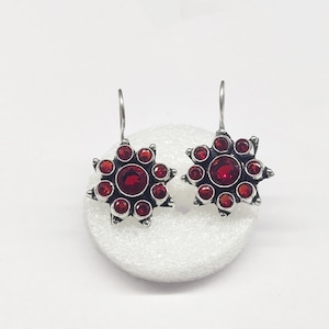 Natural Garnet Earrings, Red Flower Earrings, Red Garnet Earrings, January Birthstone Earrings, Gift for Mom, Gift for Her, Floral Earrings