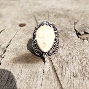 Nature inspired Ring, Moon Face Beautiful stone,poison Ring,Handmade ring,925 silver plated ring, love ring,small box ring ,